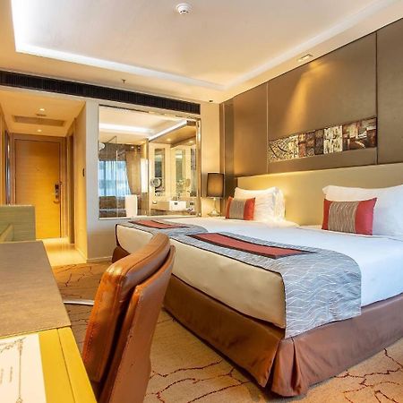 Graceland Bangkok By Grace Hotel - Sha Extra Plus Exteriör bild