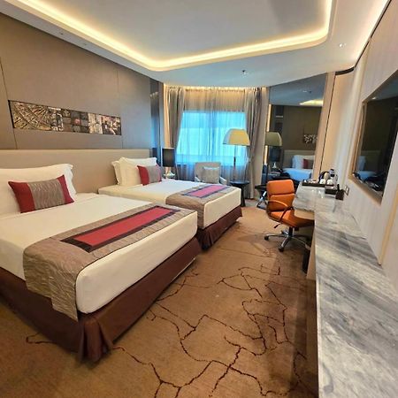 Graceland Bangkok By Grace Hotel - Sha Extra Plus Exteriör bild