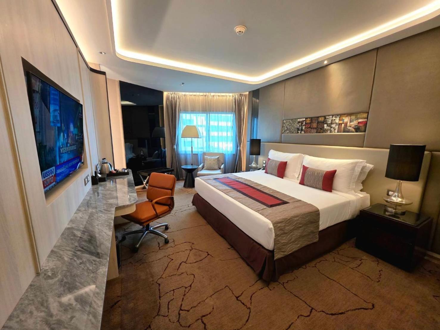 Graceland Bangkok By Grace Hotel - Sha Extra Plus Exteriör bild
